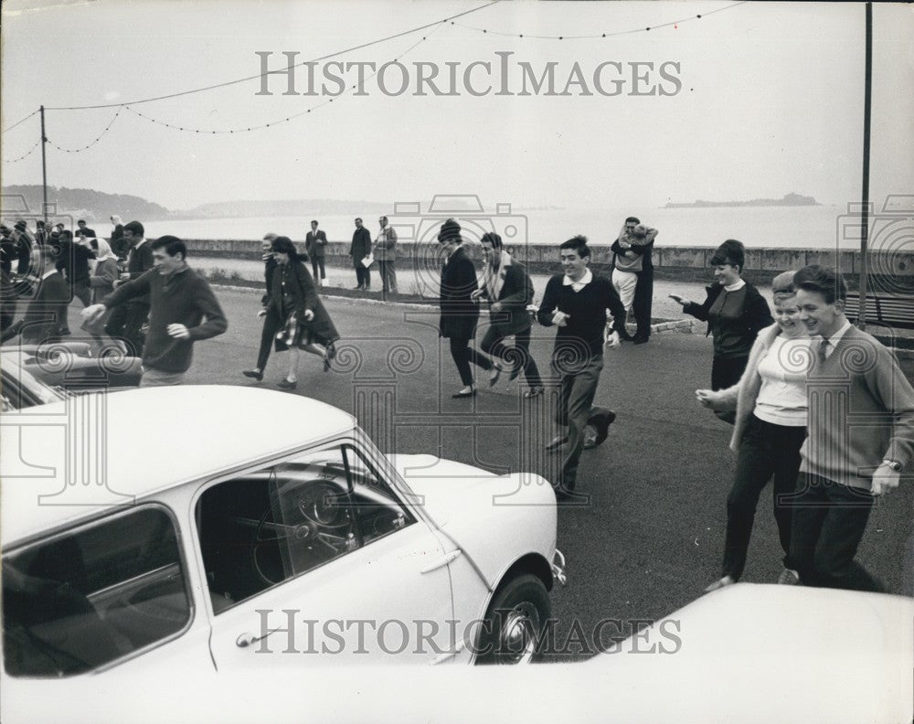 Press Photo Honeymooners' Rally on the Channel Island of Jersey - KSB58703 - Historic Images