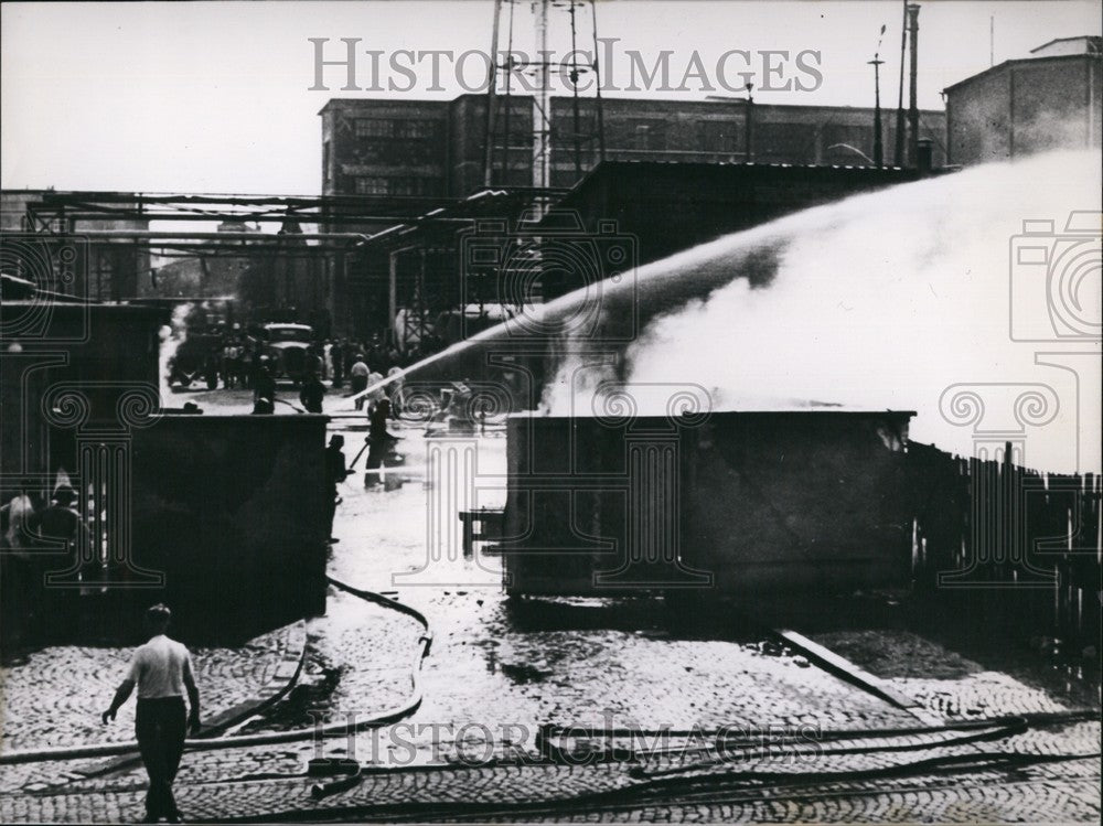 1953 Explosion of an ammonia tank-car at Darmstadt in Germany - Historic Images