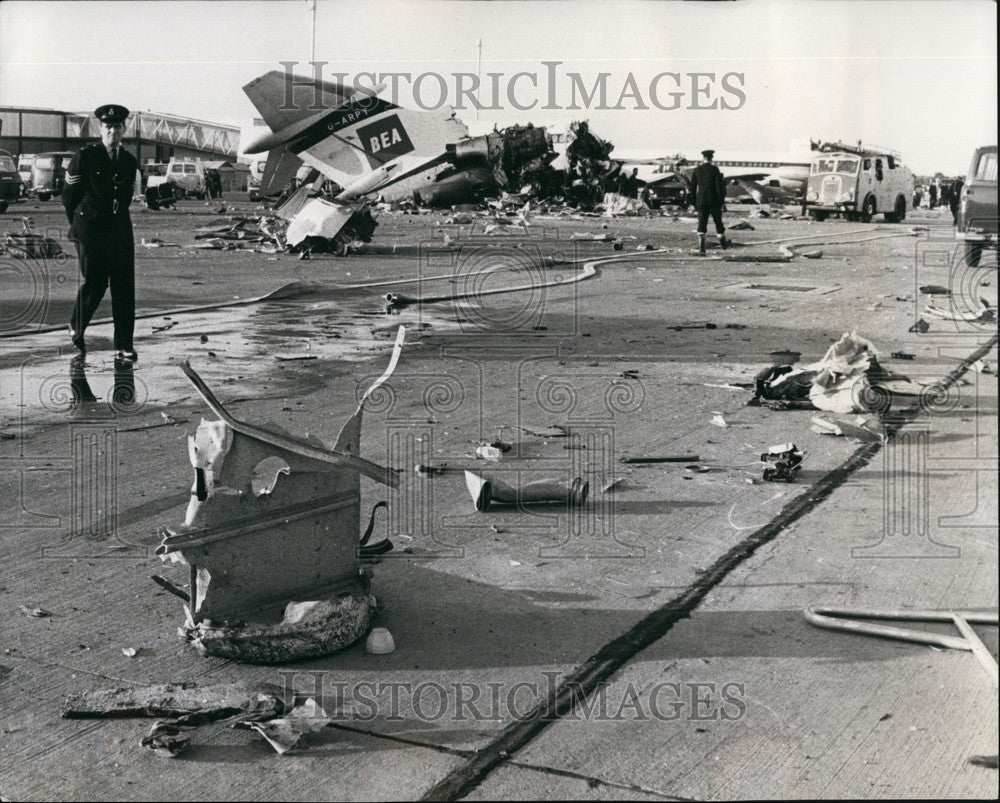 1968 Plane crash at Heathrow Airport - Historic Images