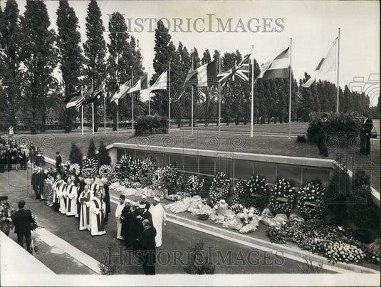 Press Photo the Depository with Catholic, Protestant and Muslim Priests - Historic Images