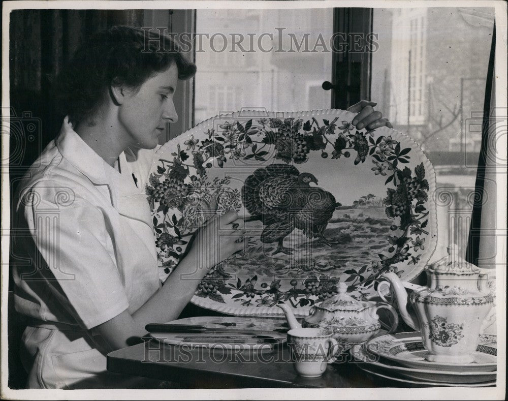 1953 Spode China on Exhibition in London - Historic Images