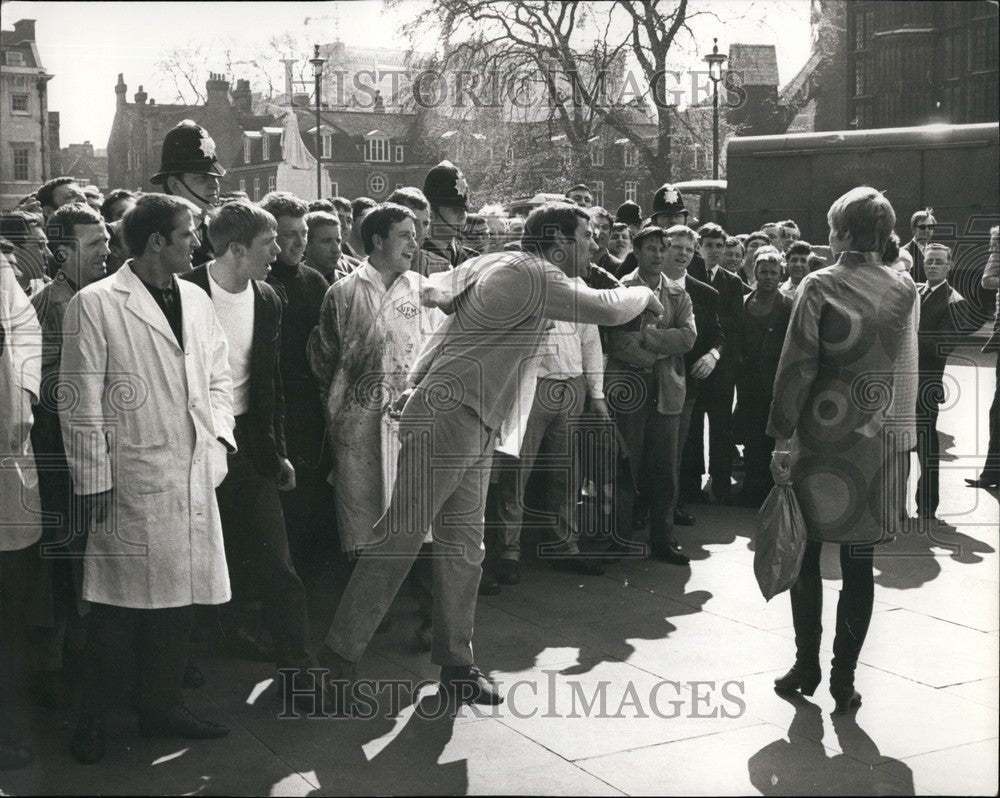 1968 Smithfield Porters March To Westminster in a protest - Historic Images