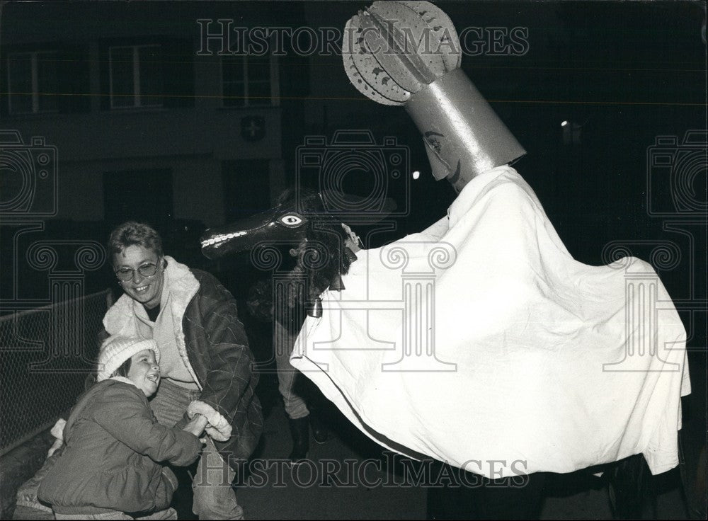 1990 Press Photo The Santa Clauses of “Kaltbrunn" a Swiss Canton - Historic Images