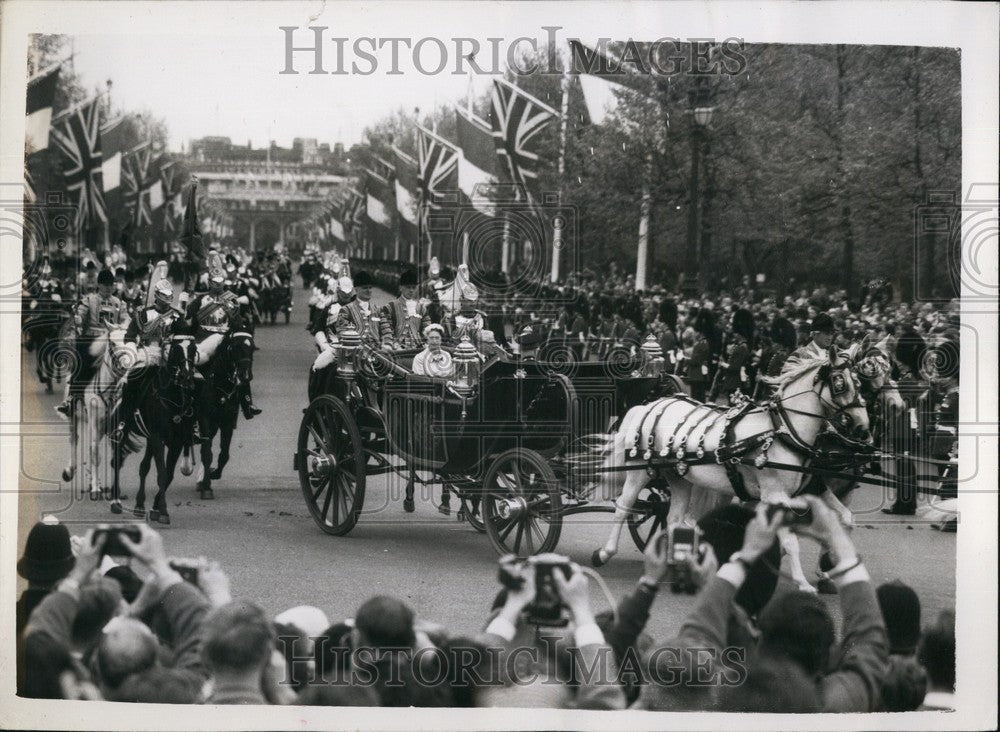 1958 President Gronchi Arrives On State Visit To London - Historic Images