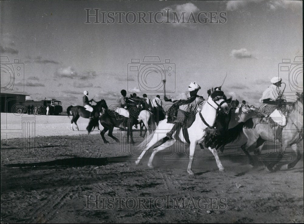 Press Photo Tribal Horsemen Entertain Duke & Duchess at Hargeisha - KSB59311-Historic Images