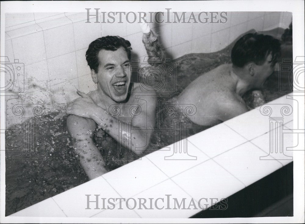 Press Photo Mr. Begg Enjoys Cold Dip With Another Customer - KSB59319 - Historic Images