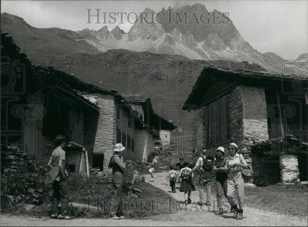 1985 Press Photo Tourist Attraction In Swiss Alps - Historic Images