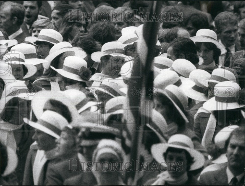 1976 Press Photo Princess Anne among the Brit Athletes at the 1976 Olympics - Historic Images