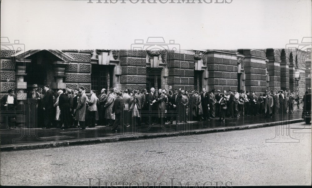 1958 Trials open at Old Bailey: of racial disturbances - Historic Images