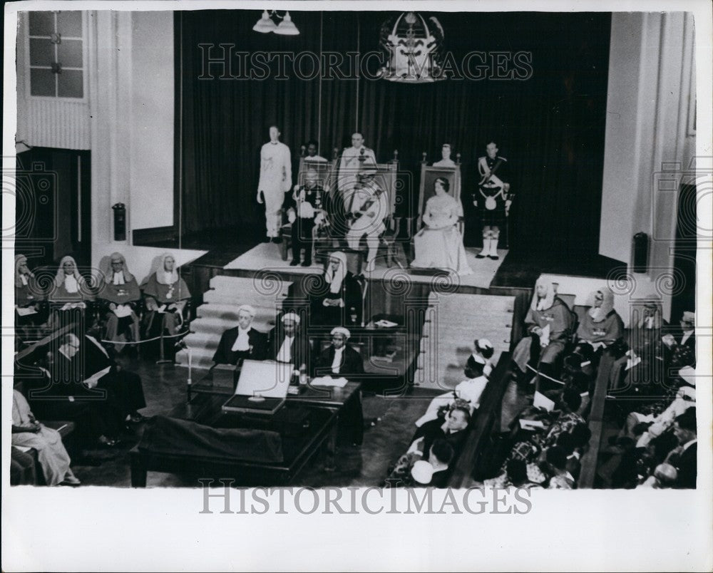 1961 the Duke of Edinburgh reads the Queen’s Speech from throne - Historic Images