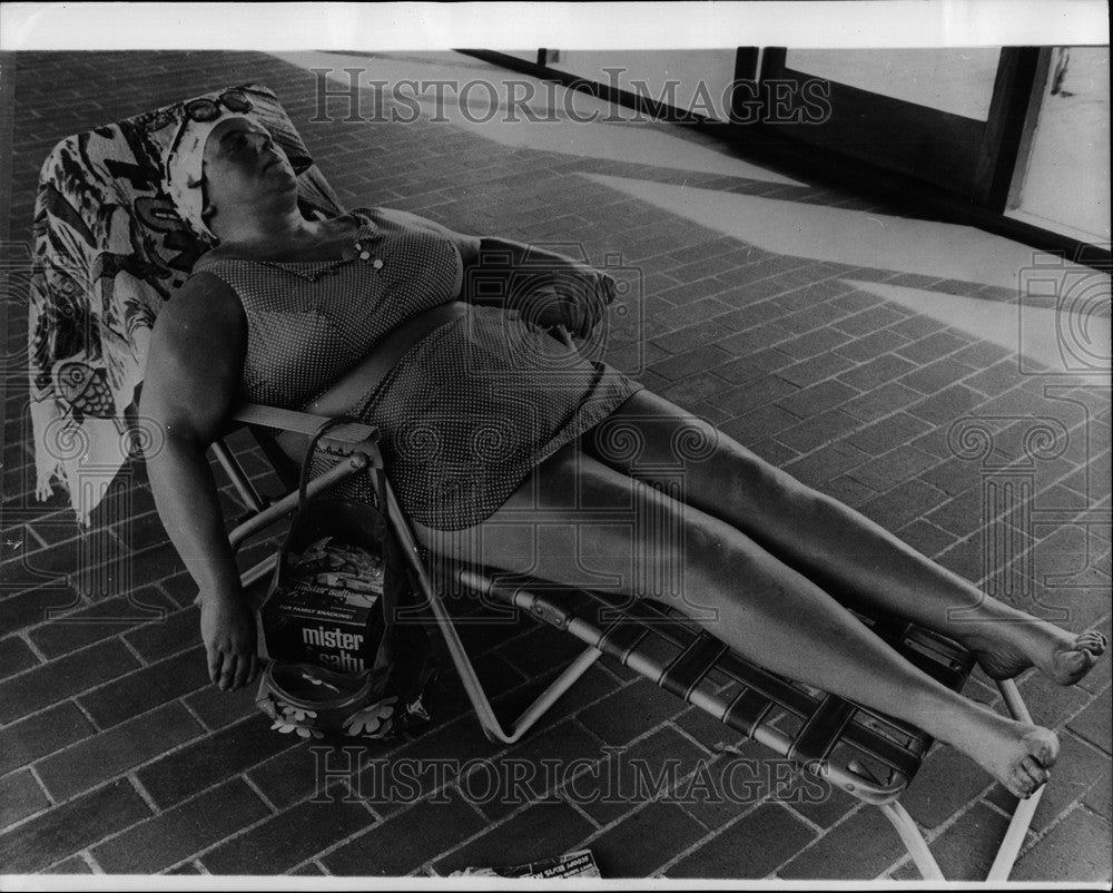 Press Photo American Sculptor, Duane Hanson Holds Exhibition - KSB60247-Historic Images