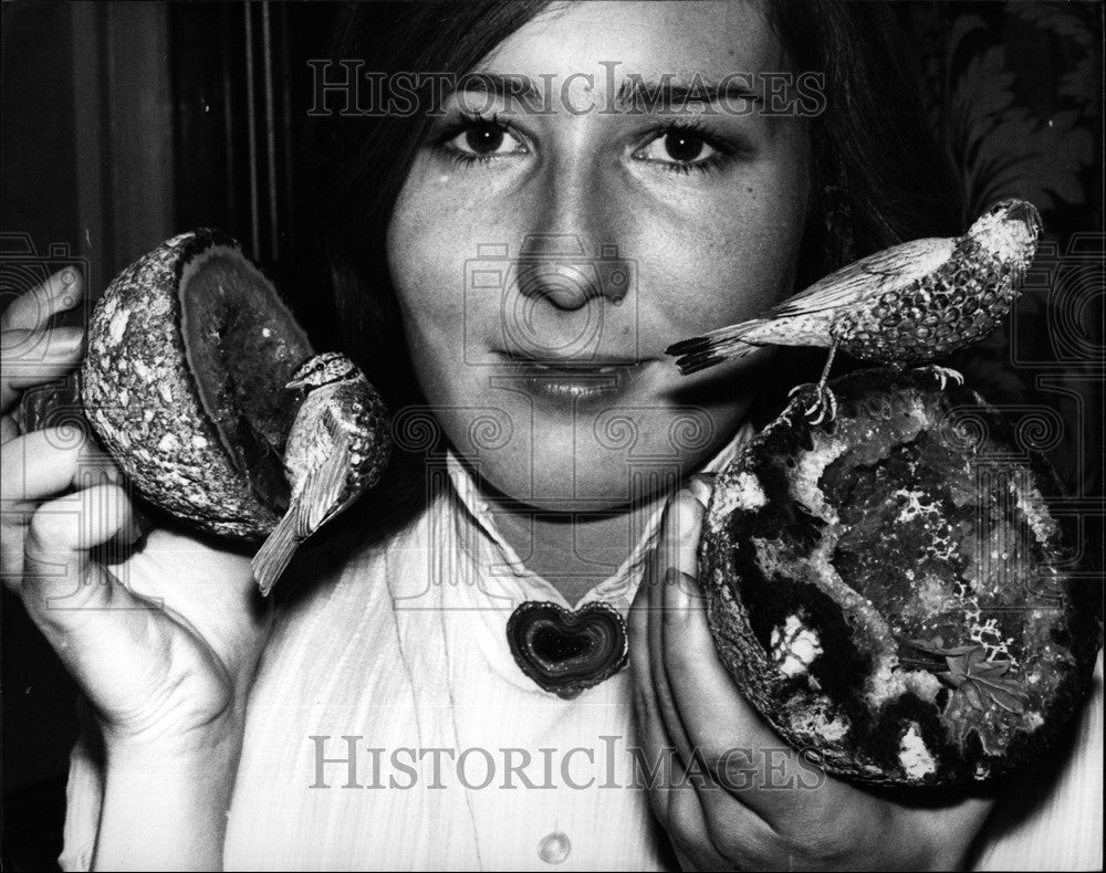 1975 Jeweled Birds Object D'Art Goldsmiths' Hall E. Wolfe Co. - Historic Images