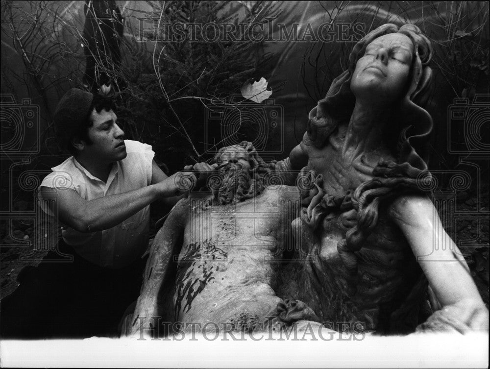 1974, Italian sculptor Carlangelo making his Pieta - KSB60303 - Historic Images