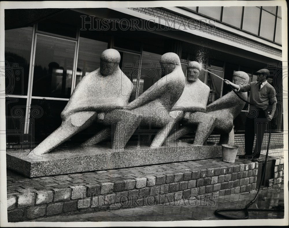 1958, "Teamwork"granite sculpture by Mr. David Wynne - KSB60451 - Historic Images