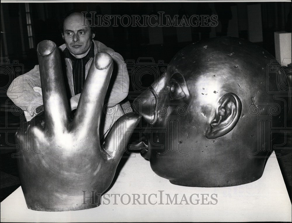 Press Photo Berlin artist Rainer Kriester ,metal sculptures - KSB60527 - Historic Images