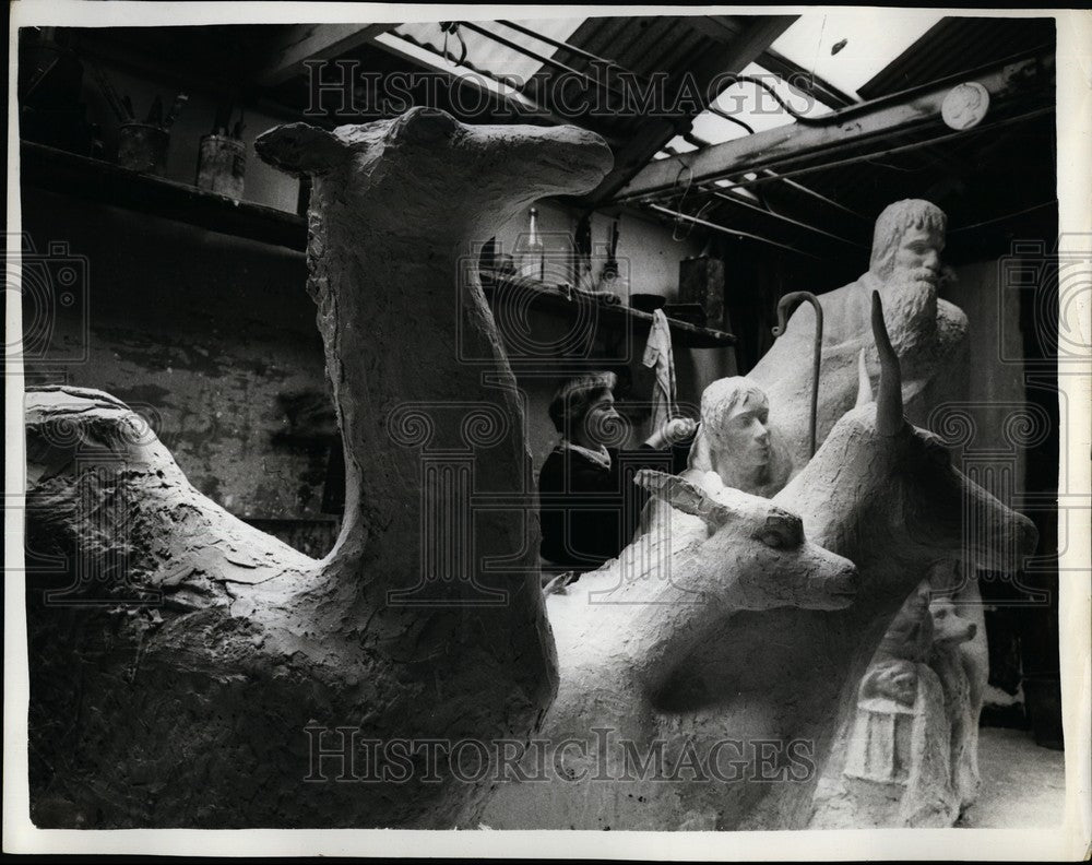 1959 Press Photo Sculptress Josephina De Vasconcelios and her work - KSB60555-Historic Images