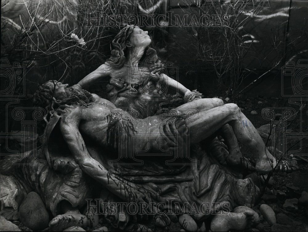 1974, Pieta Carlangelo Sculptor Sculpture Inspired By Michealangelo - Historic Images