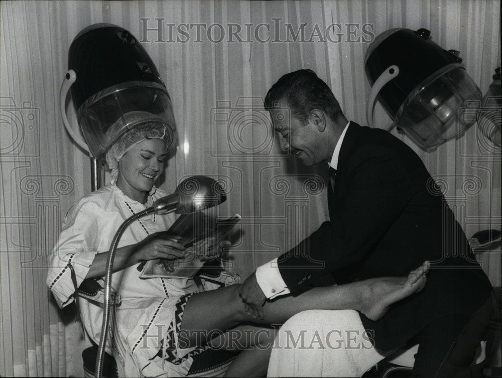 1965, Paris hair Stylist Claude Maxime - KSB60641 - Historic Images