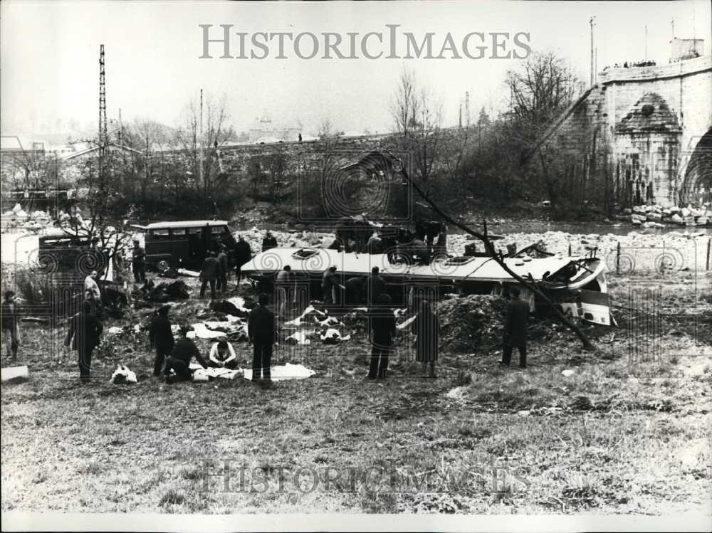 1975 Train Wreck Leaves Twenty-Seven Dead and Seventeen Injured - Historic Images