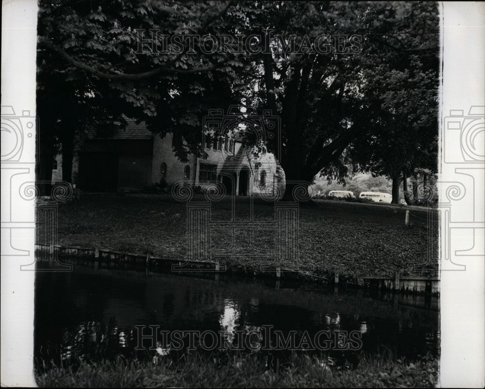 Press Photo Magna Carta Island taken over by Alberto Bigelow Author Childrens - Historic Images