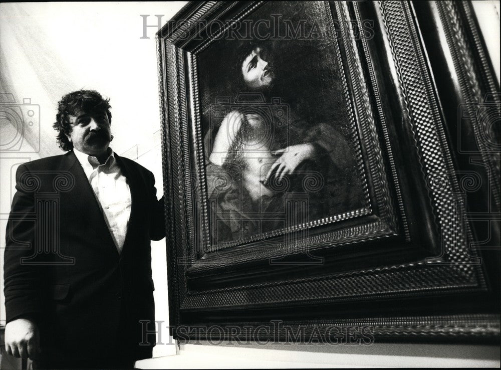 1991, Benedict Gnagi Seen With Famous "Il Vero Riscatto" - KSB61063 - Historic Images