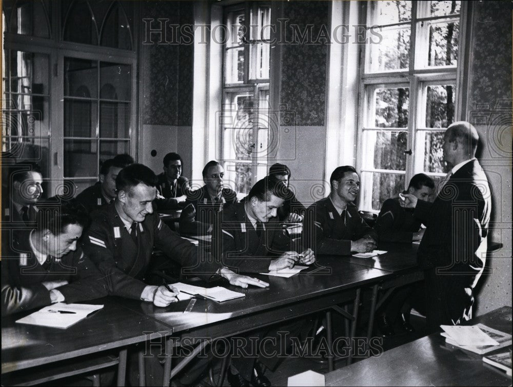 1958 Press Photo Students Attend The First German-Army School - KSB61085-Historic Images