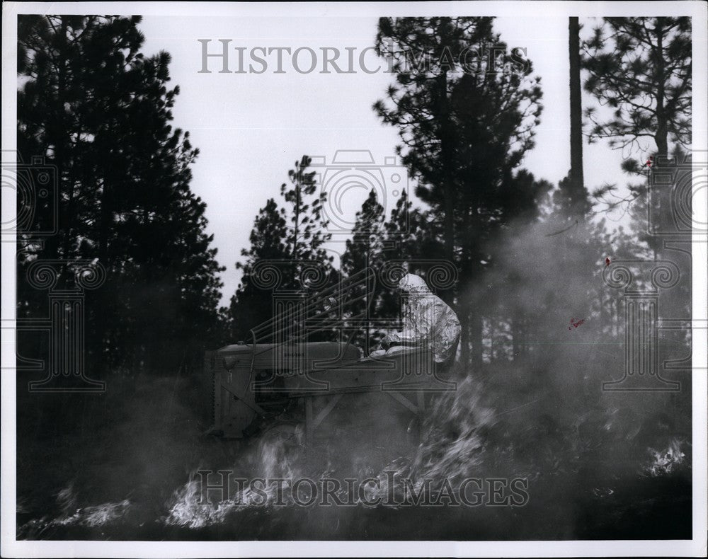 1958 U.S Army's New Aluminum Fire Fighting Suit - Historic Images