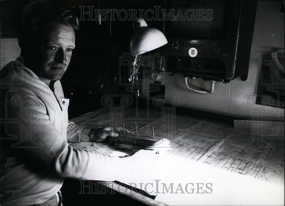 Press Photo Horst Kaulen/Expert Submersible Pontoons - Historic Images