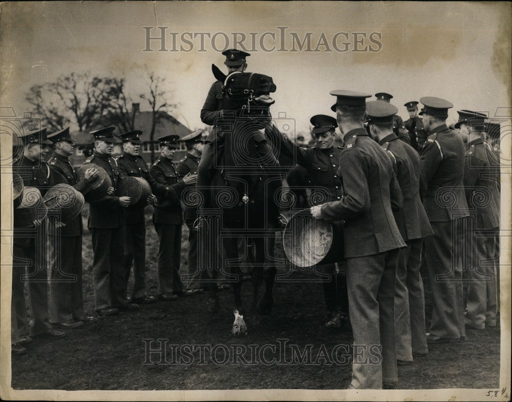  Military men in the field - Historic Images