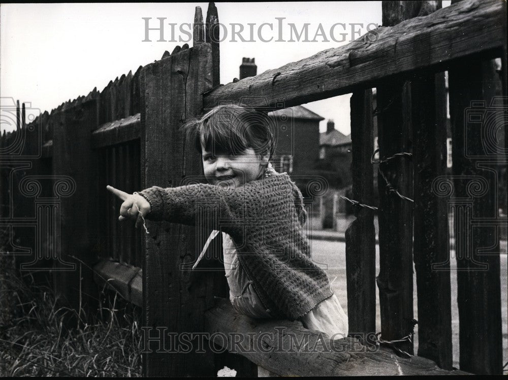 Four Year Old Girl Points to Spot Where Young Cousin Was Found Dead - Historic Images