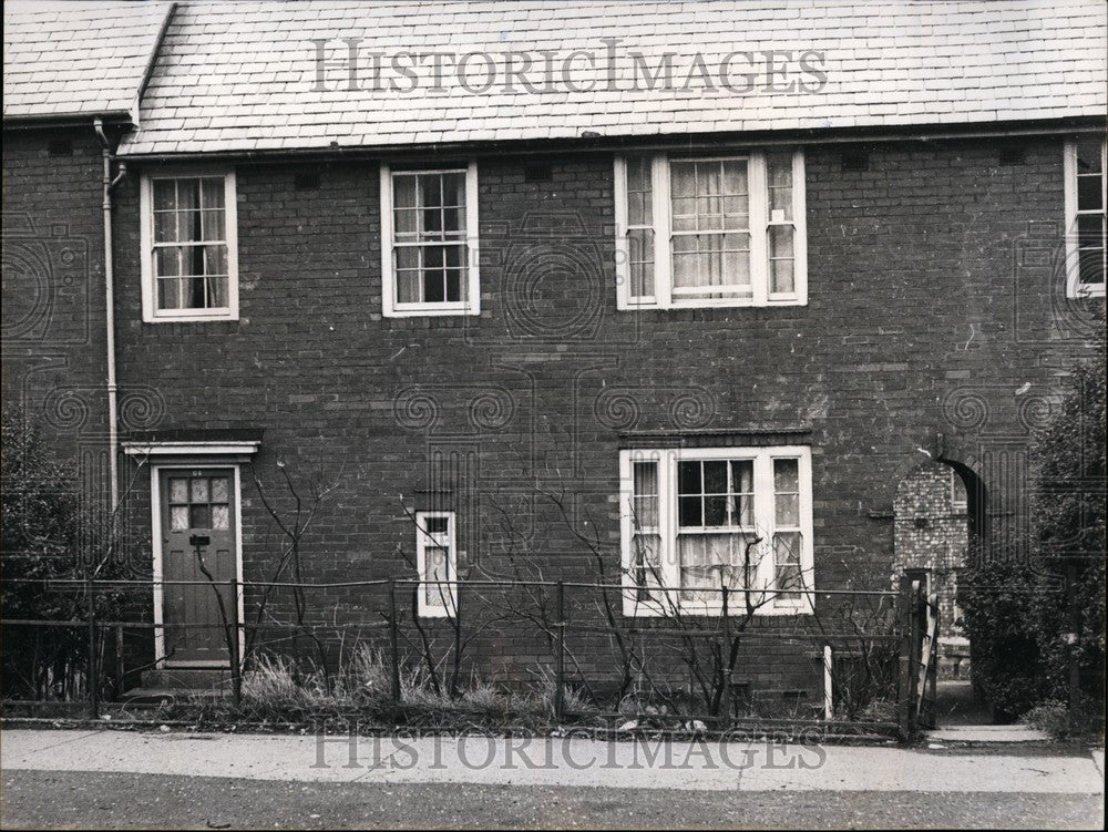 Press Photo 11 year old Mary Bell house - KSB61459 - Historic Images