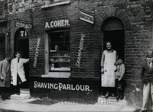 Press Photo London In The Twenties Street scene in Limehouse, - Historic Images