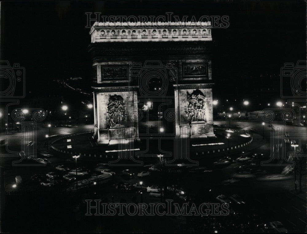 1964, de L&#39;Etoile with the Arch of Triumph in the Center - KSB61605 - Historic Images