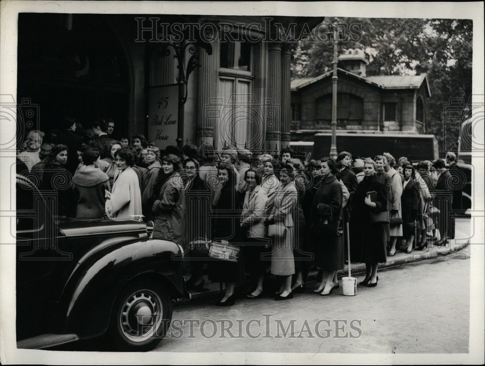 1956 Press Photo Auditions for "St Joan" in Bernard Shaw Play - Historic Images