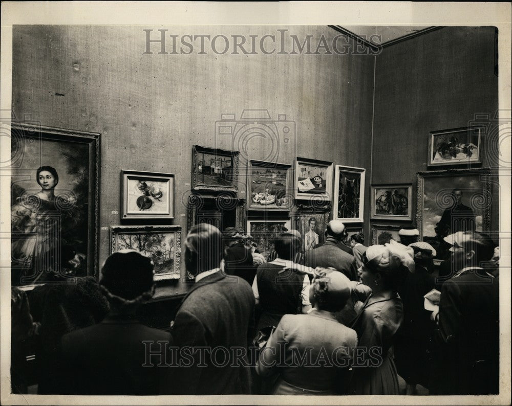 1956 Press Photo Photographs were Allowed for the First Time Royal Academy-Historic Images