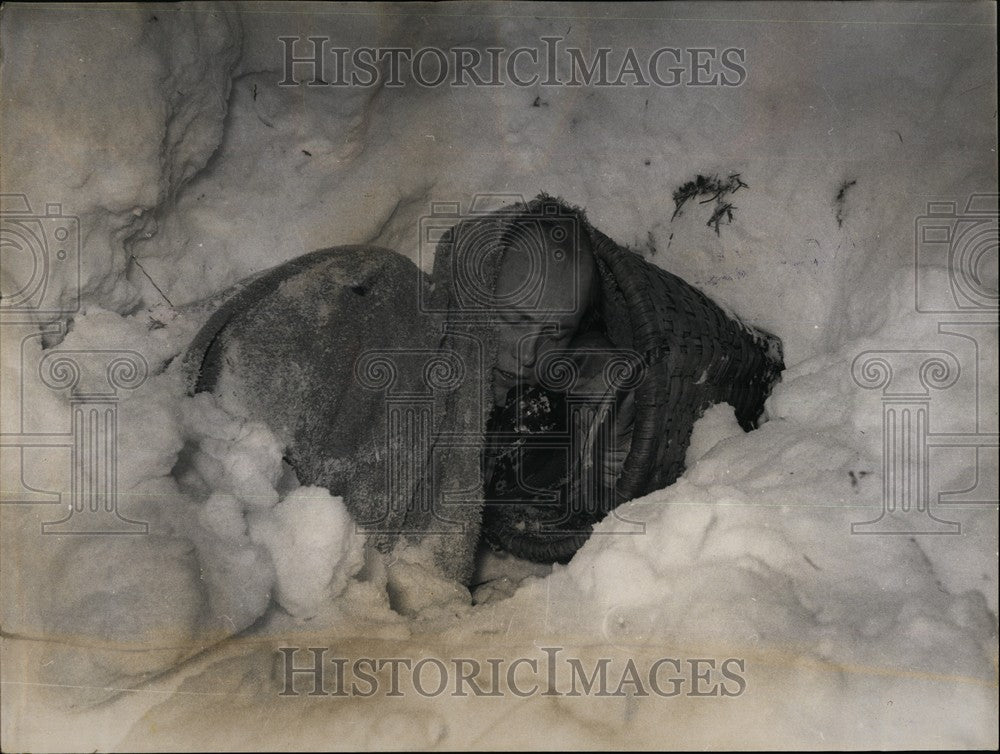 Press Photo Avalanche Rescue Training - KSB61953 - Historic Images