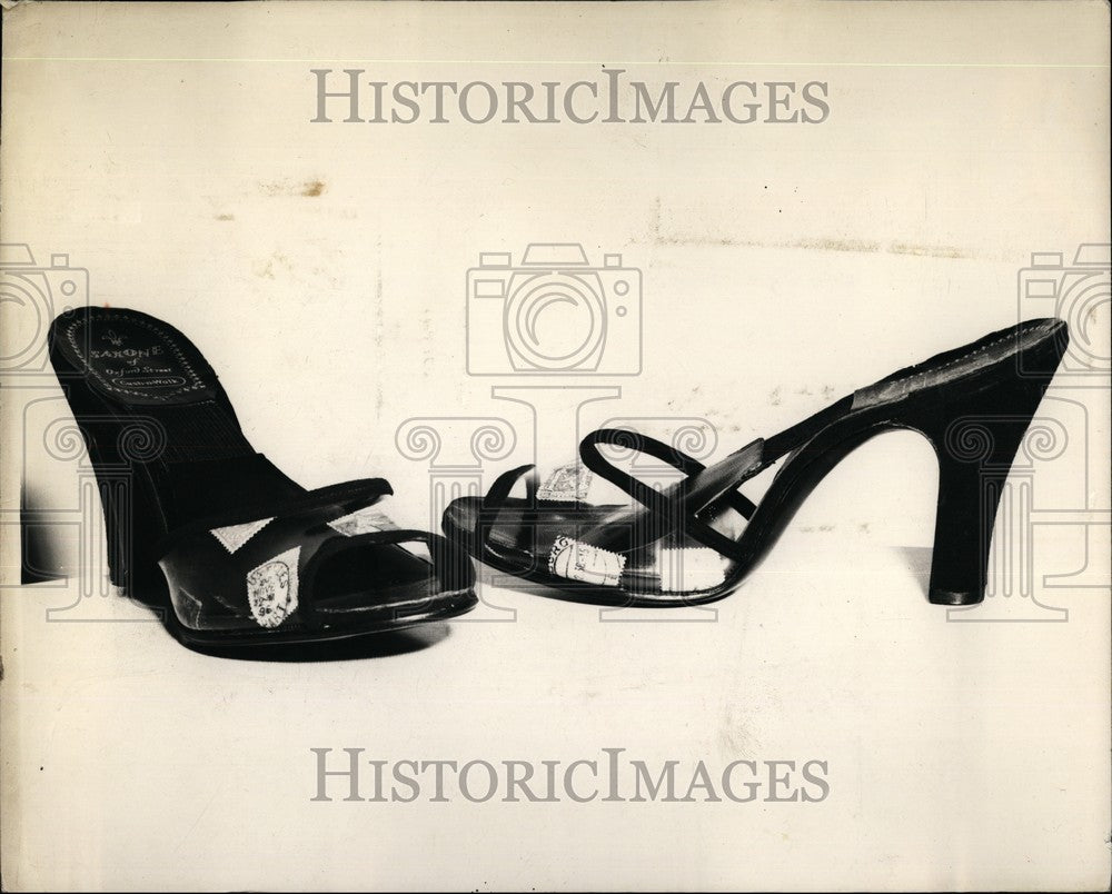 1954 Press Photo New shoe styles on show in London - KSB62195-Historic Images