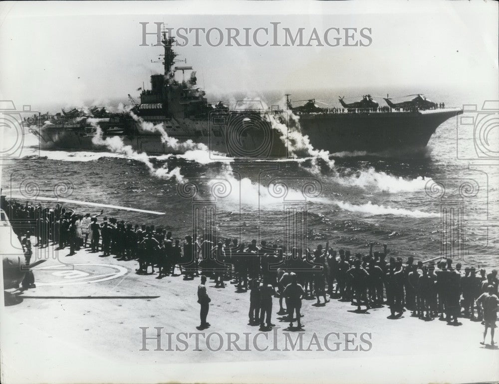 1966 British Commando Ship HMS Bulmark Passing Aliece - Historic Images