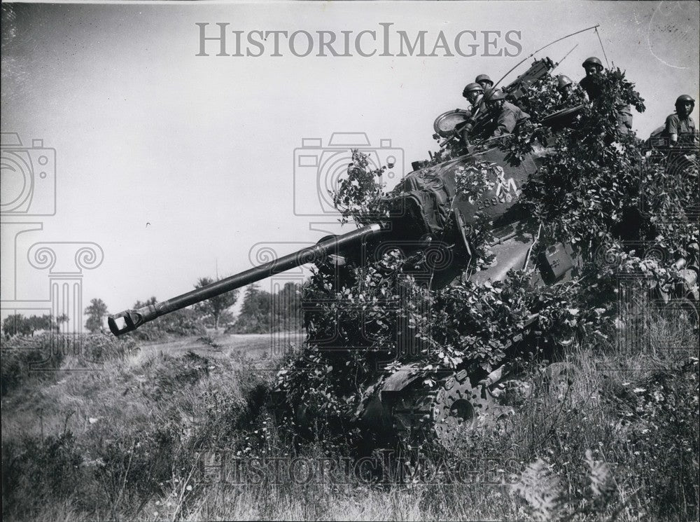 Press Photo Military Operations in French Britain at Coetquiden  20k Men - Historic Images