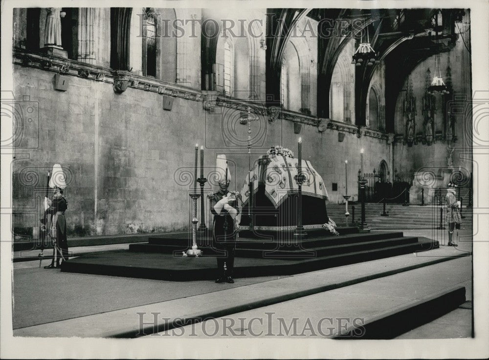 1953 Press Photo Queen Mary, Lying in State in Westminster Hall - KSB62645 - Historic Images