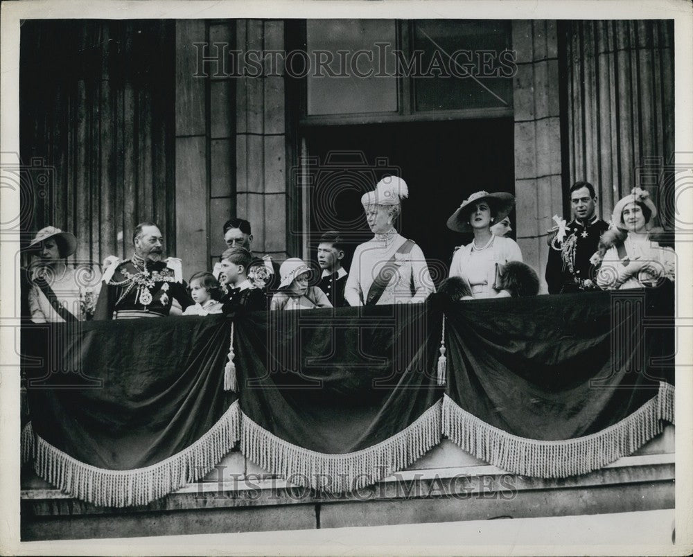 1935 Press Photo Royal Garner on Balcony of Buckingham Palace Geo V - Historic Images