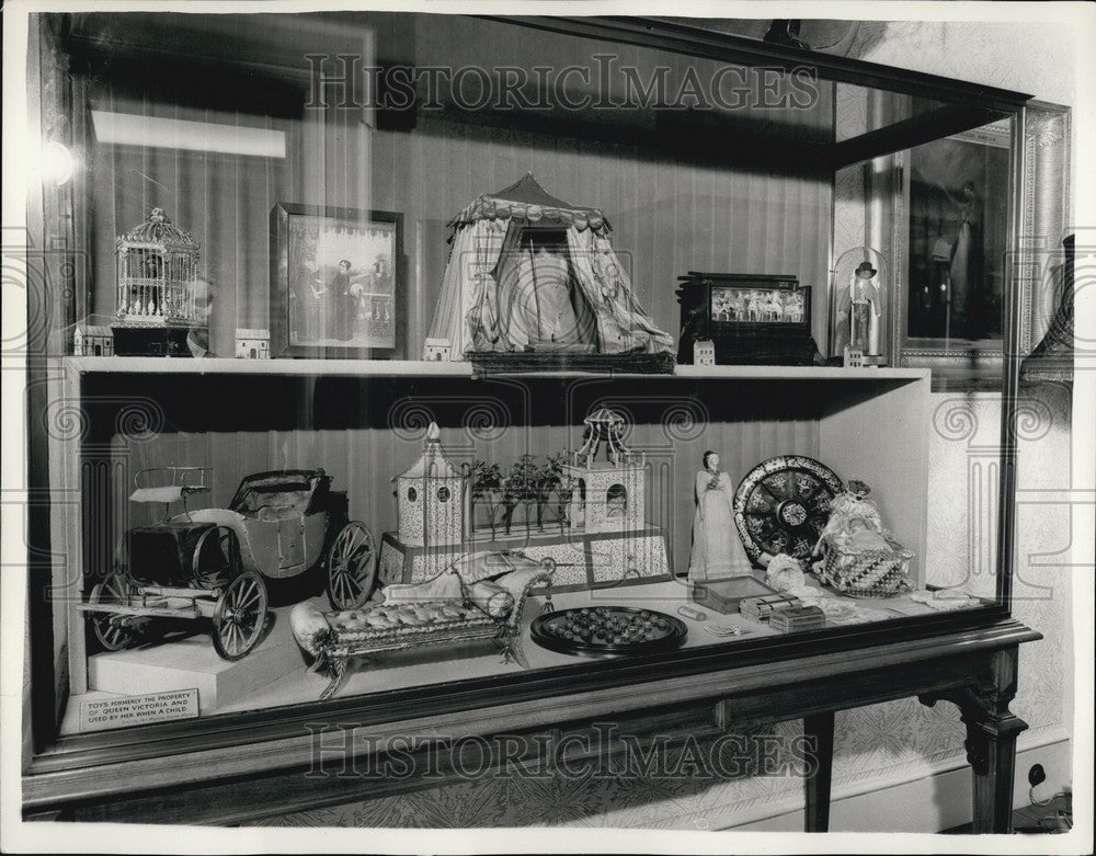 1956, Kensington Palace State Apartment To Be Reopened - KSB62823 - Historic Images