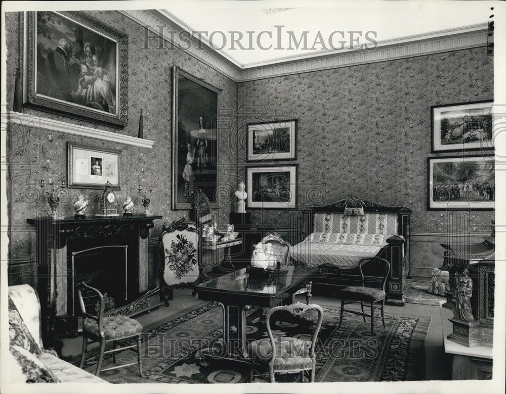 1955 Press Photo Kensington Palace State Apartment Queen Victoria's Bedroom-Historic Images