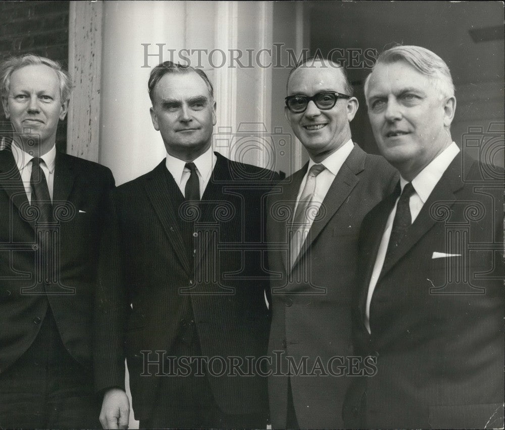 1971 Press Photo Inquiry into the London Airport dispute opened today-Historic Images