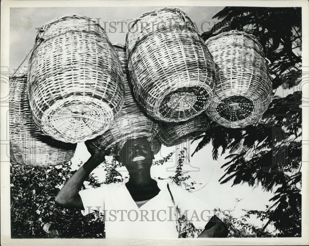 Press Photo Basket Vendor In Haiti - Historic Images