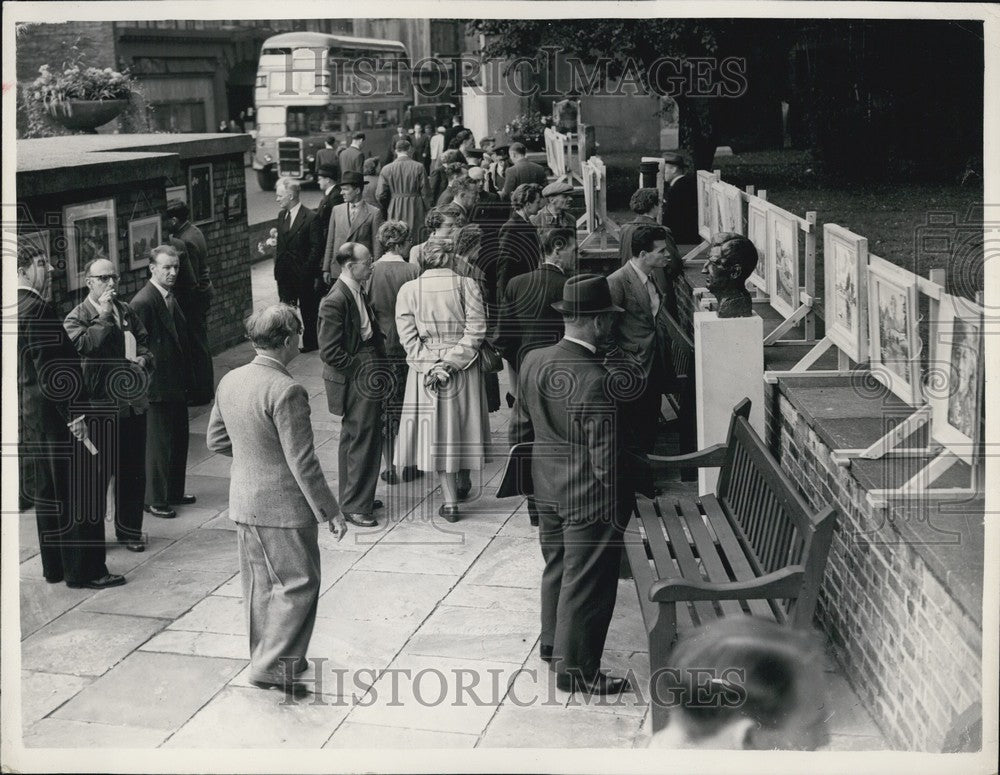 Press Photo Open air art exhibit in London - KSB63447 - Historic Images