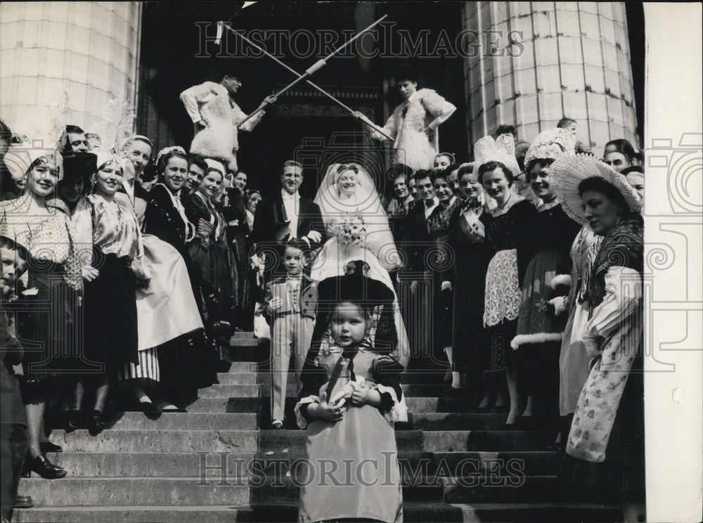 1956 Press Photo Queen Huguette Maure Weds Dr. Bouchet/French Provinces-Historic Images