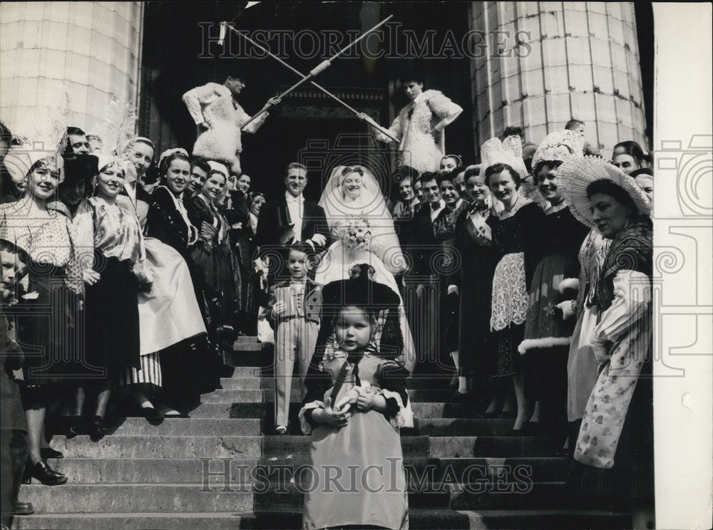 1956 Press Photo Queen Huguette Maure Weds Dr. Bouchet/French Provinces-Historic Images