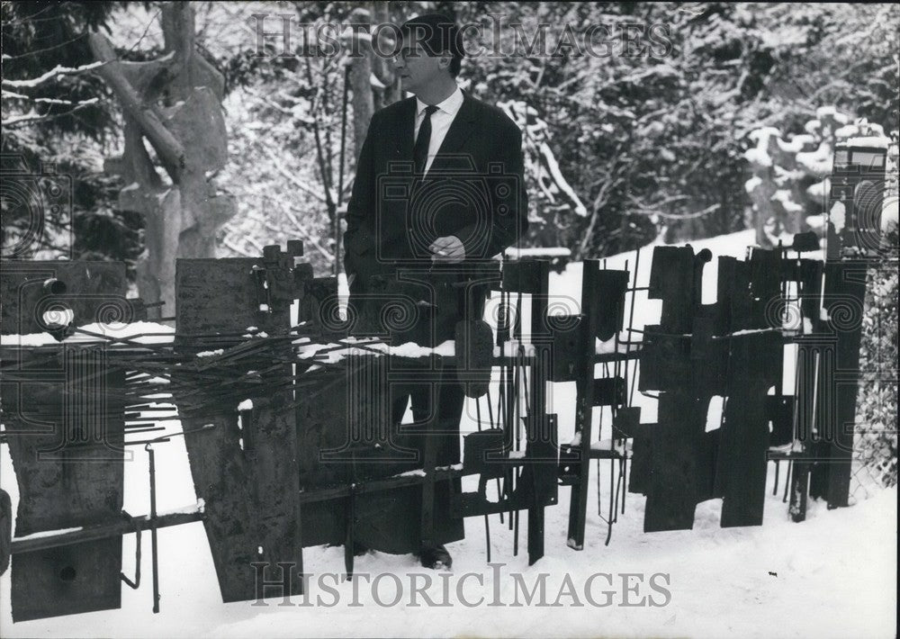 1962 Press Photo Iron gates by sculptor Herbert Hajek of Suttgart - KSB63631 - Historic Images
