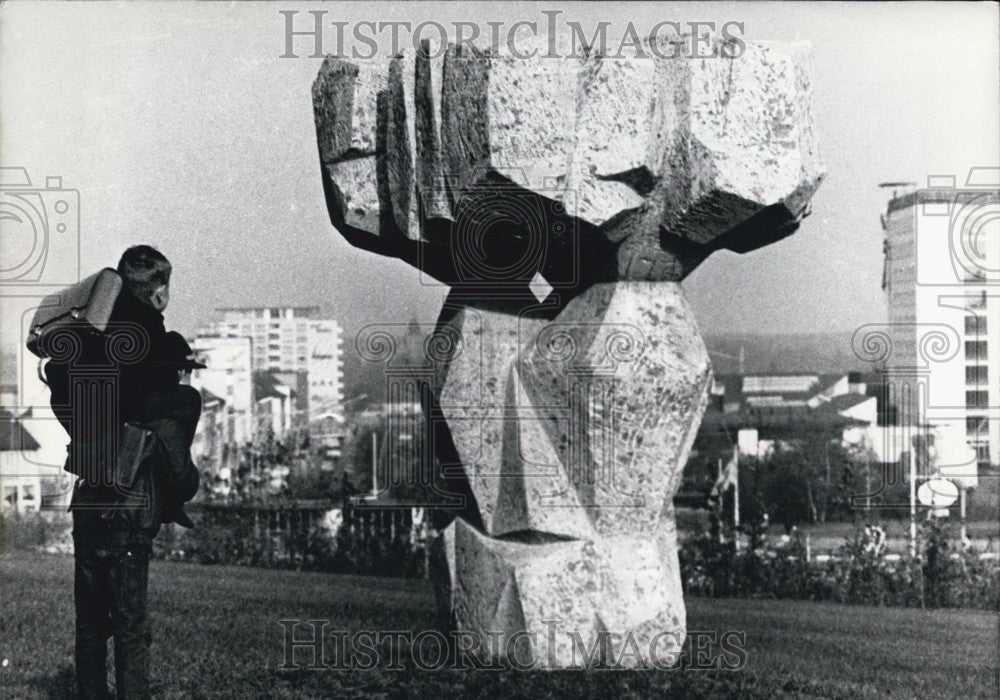 1962 Burden and Porter sculpture by Joseph Lonas - Historic Images